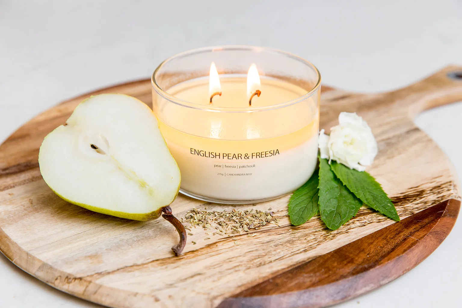 English Pear    Freesia Candle