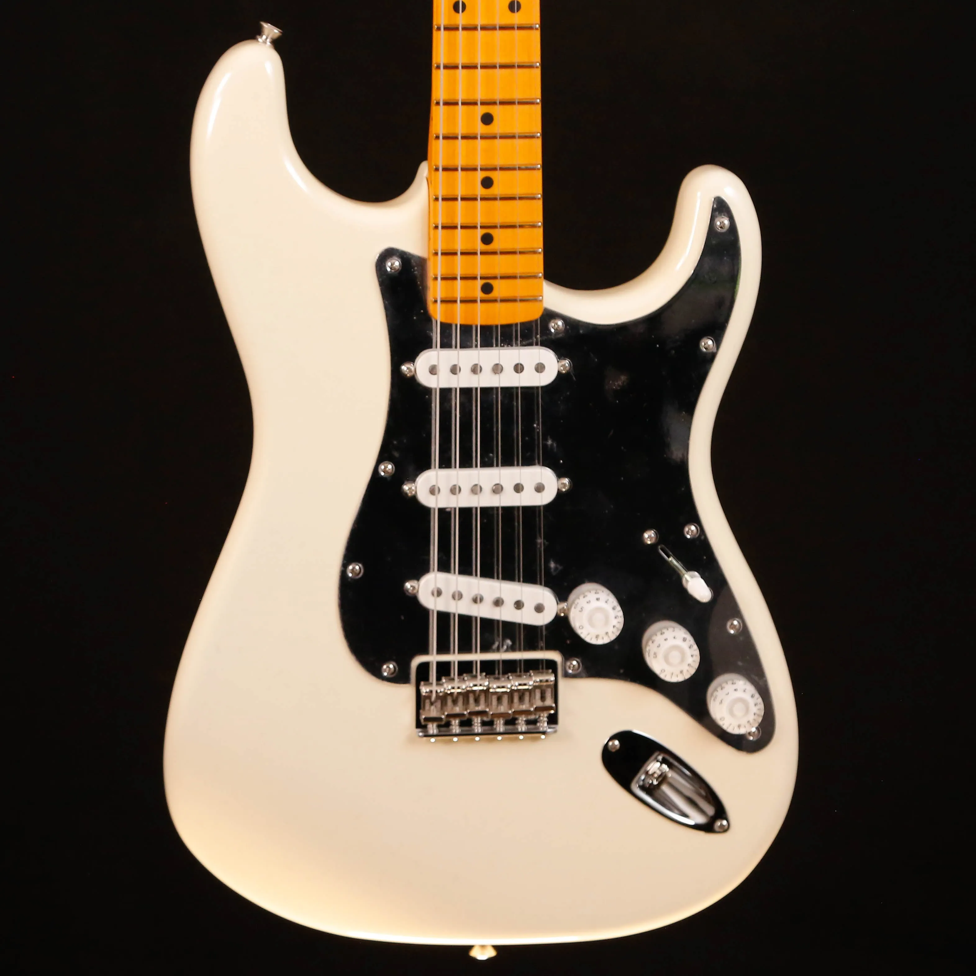 Fender Nile Rodgers Hitmaker Stratocaster Electric, Olympic White 7lbs 10oz