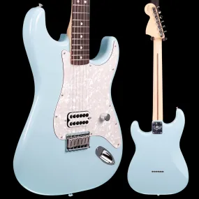 Fender Tom DeLonge Stratocaster Electric, Daphne Blue 7lbs 7oz