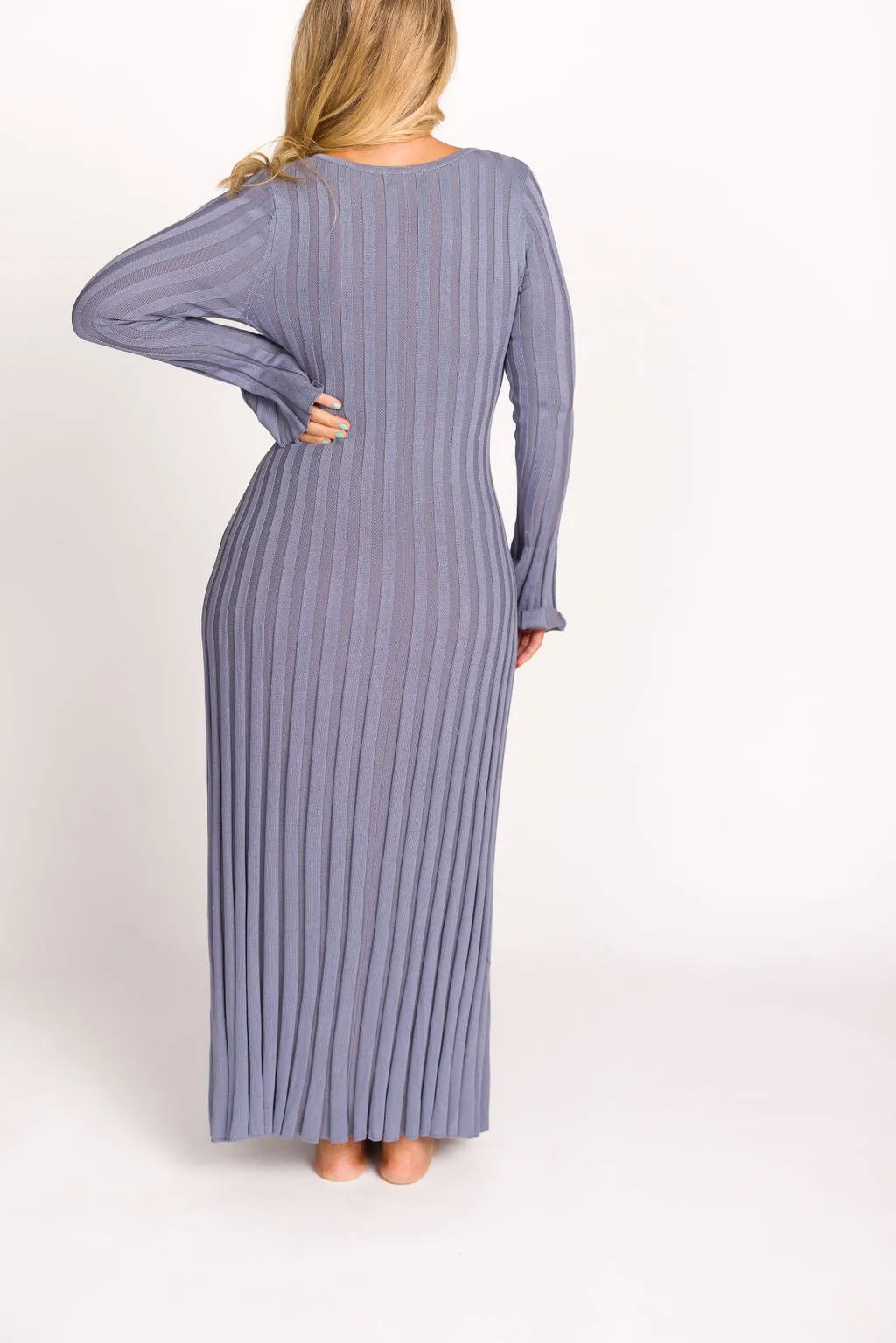 Hadley Long Sleeve V-Neck Knit Maxi Dress in Dusty Blue