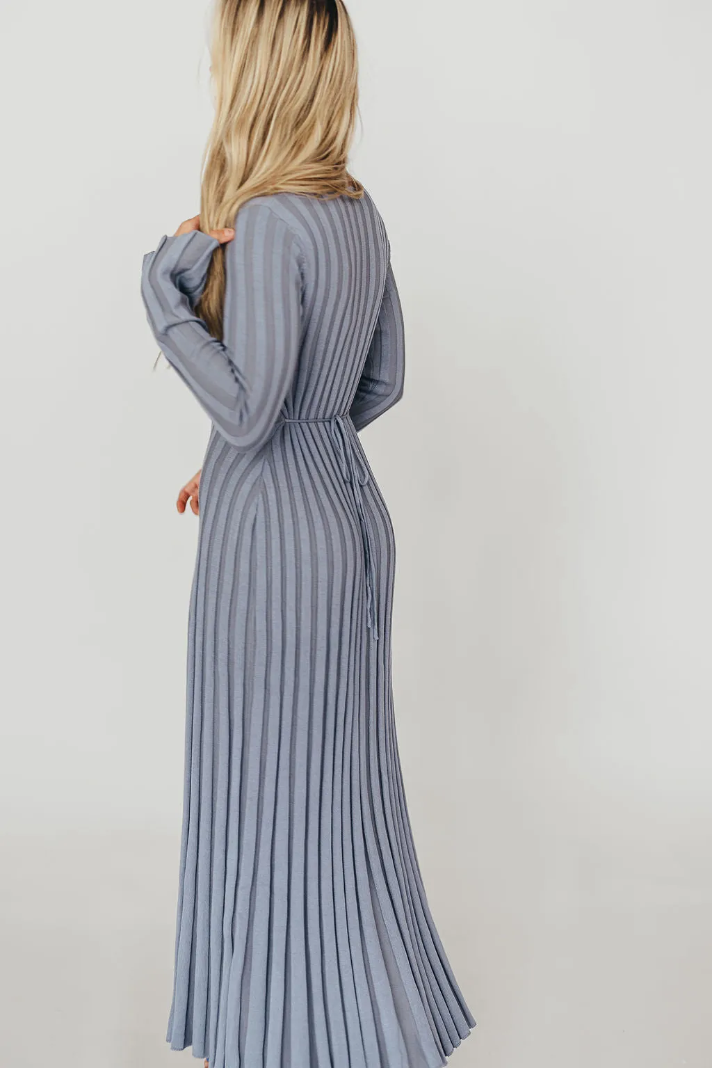 Hadley Long Sleeve V-Neck Knit Maxi Dress in Dusty Blue